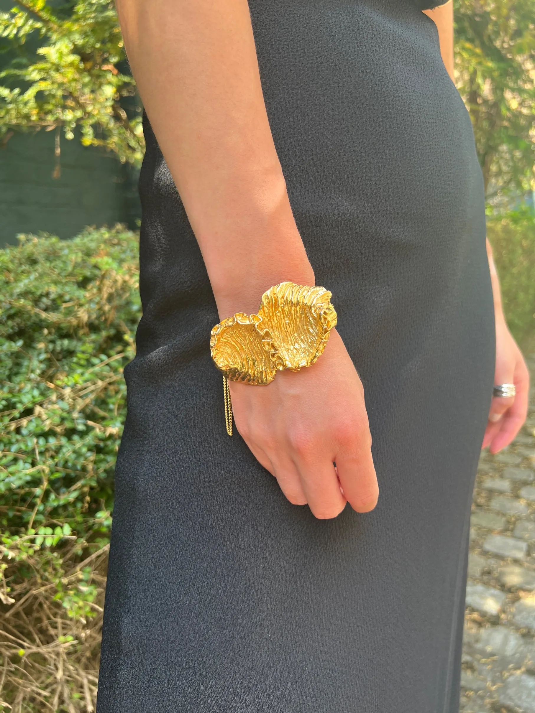 1960s Trifari Textured Gold Tone Bracelet