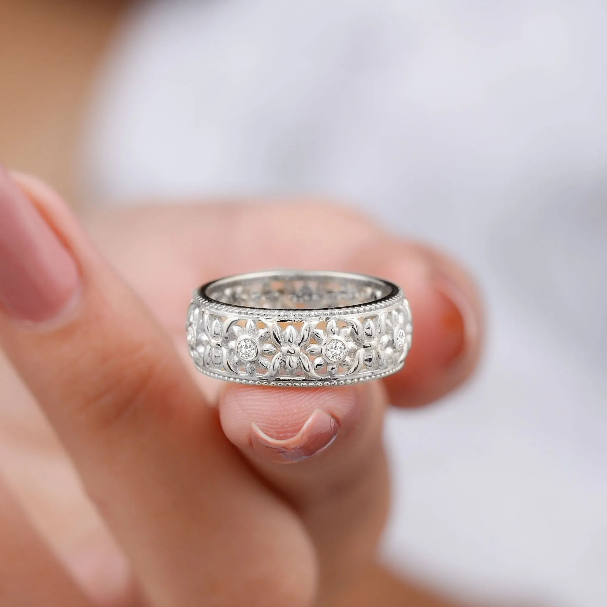 Flower Inspired Zircon Filigree Wedding Band