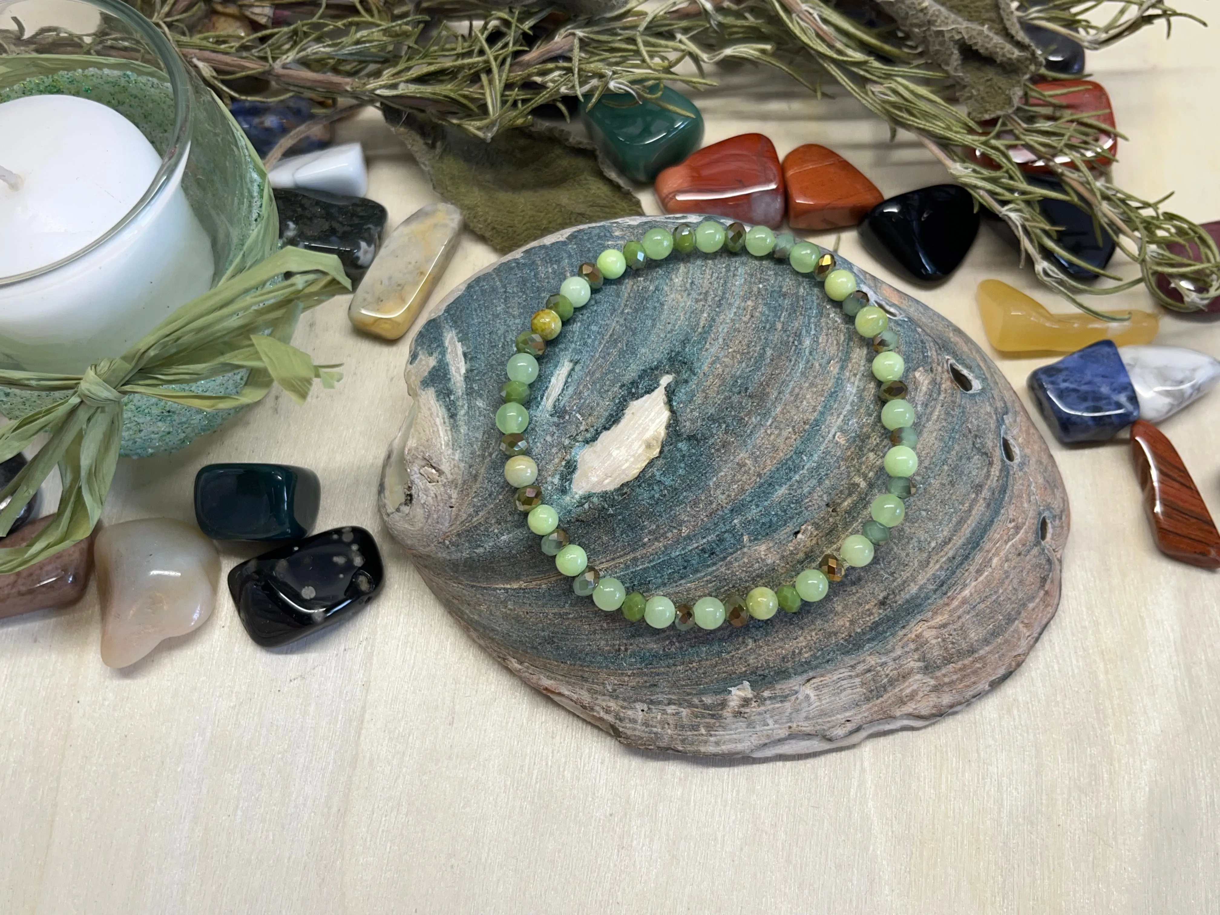 Golden Ivy Pea Jade Bracelet