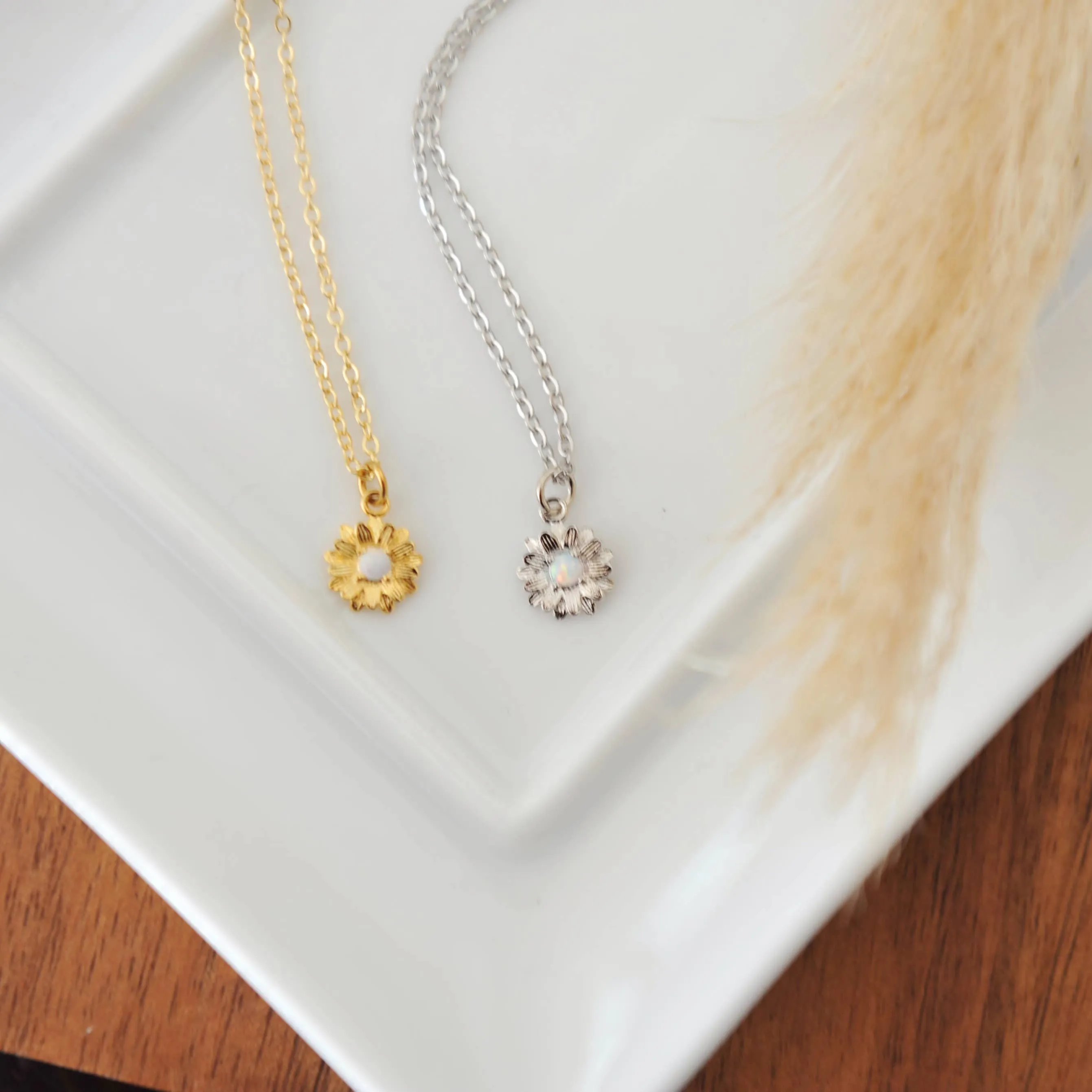 Oh So Lovely DAISY Necklace
