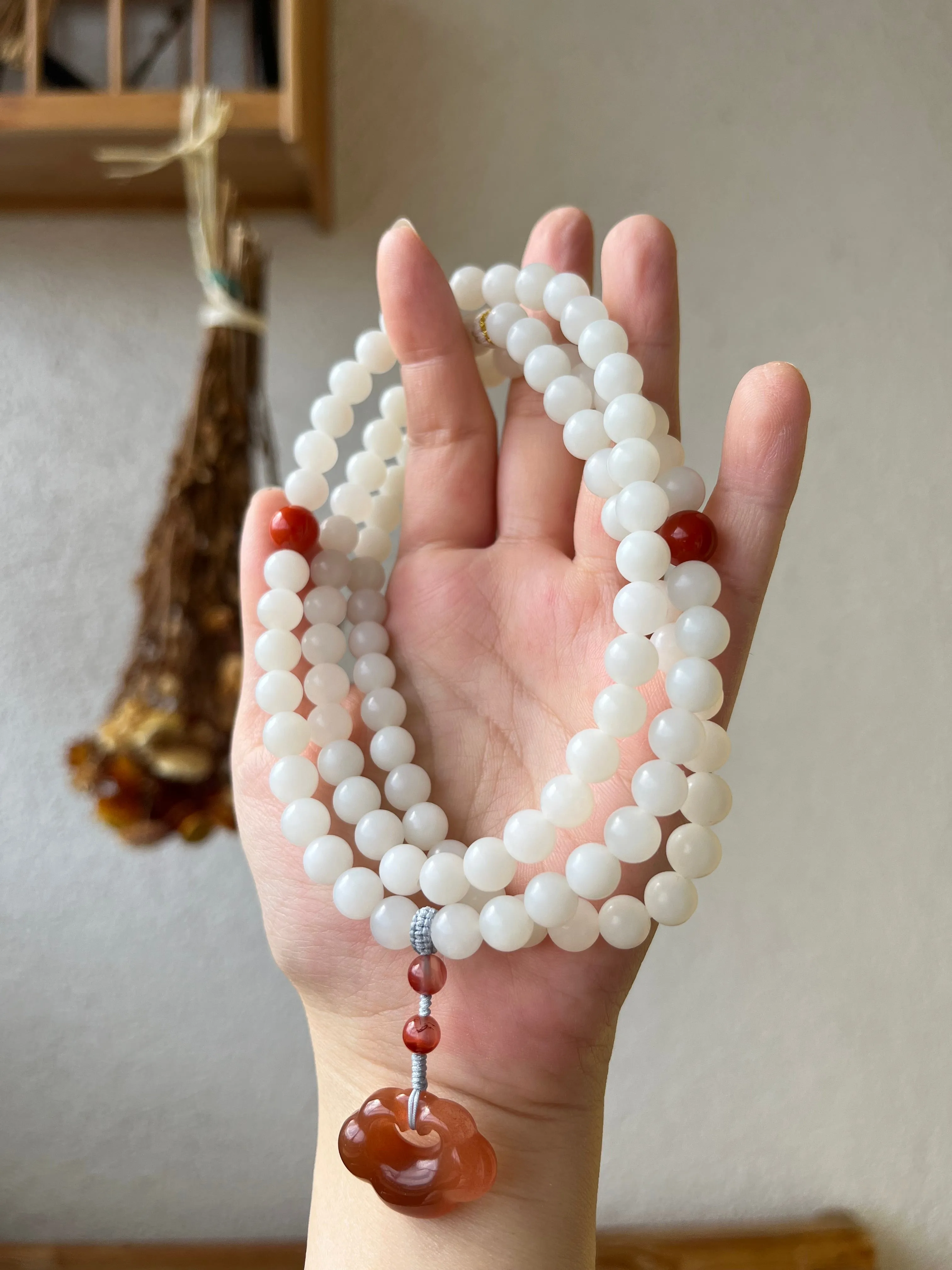 White Nephrite Beaded (8mm) Necklace, 俄白柔光108长串